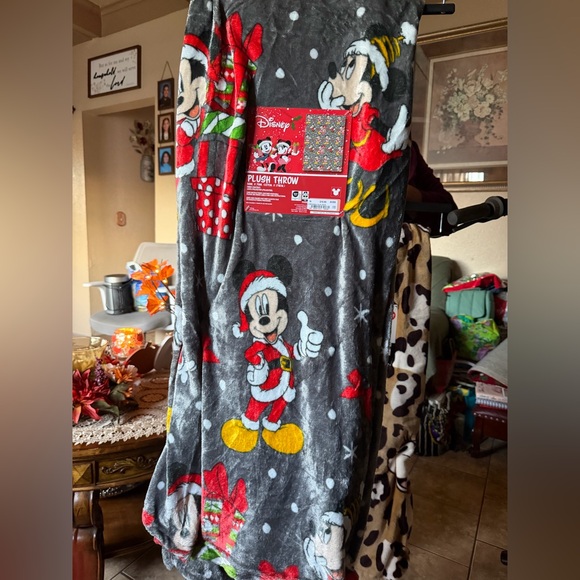 Disney Christmas Mickey Mouse blanket